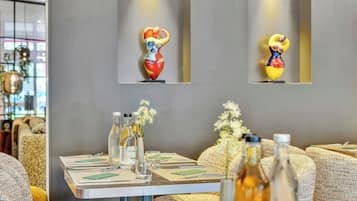 Frühstück, Mittagessen und Abendessen