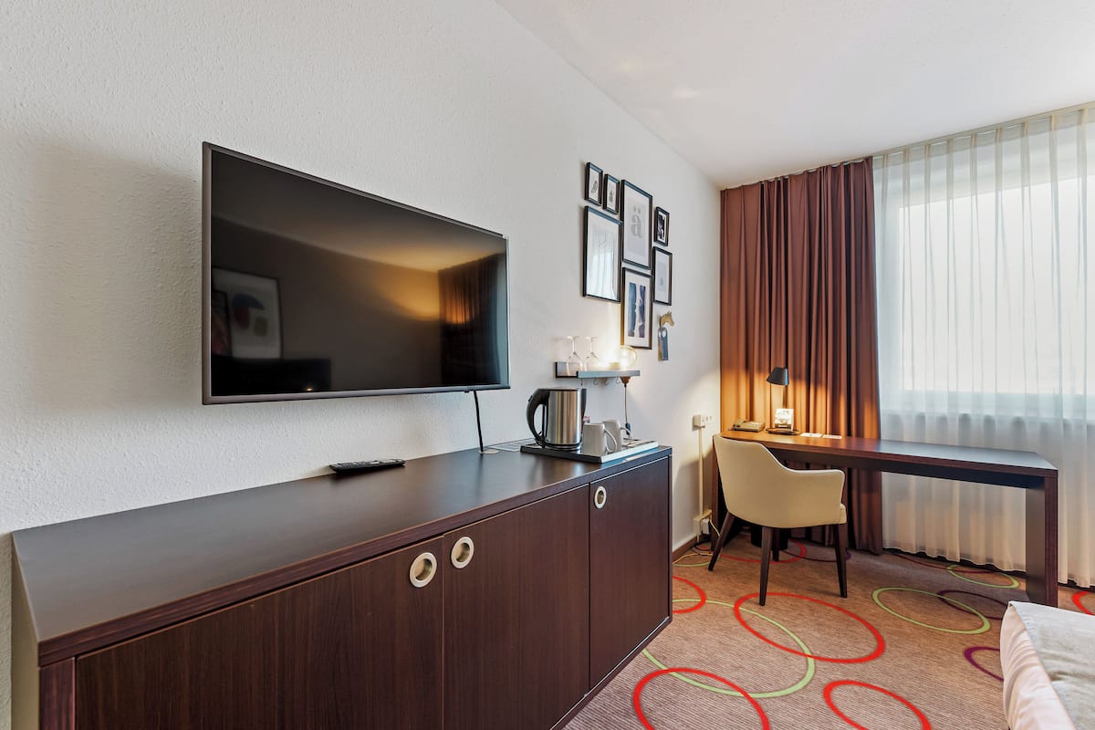 Minibar, in-room safe, desk, laptop workspace