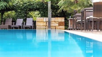 Sæsonbestemt udendørs pool