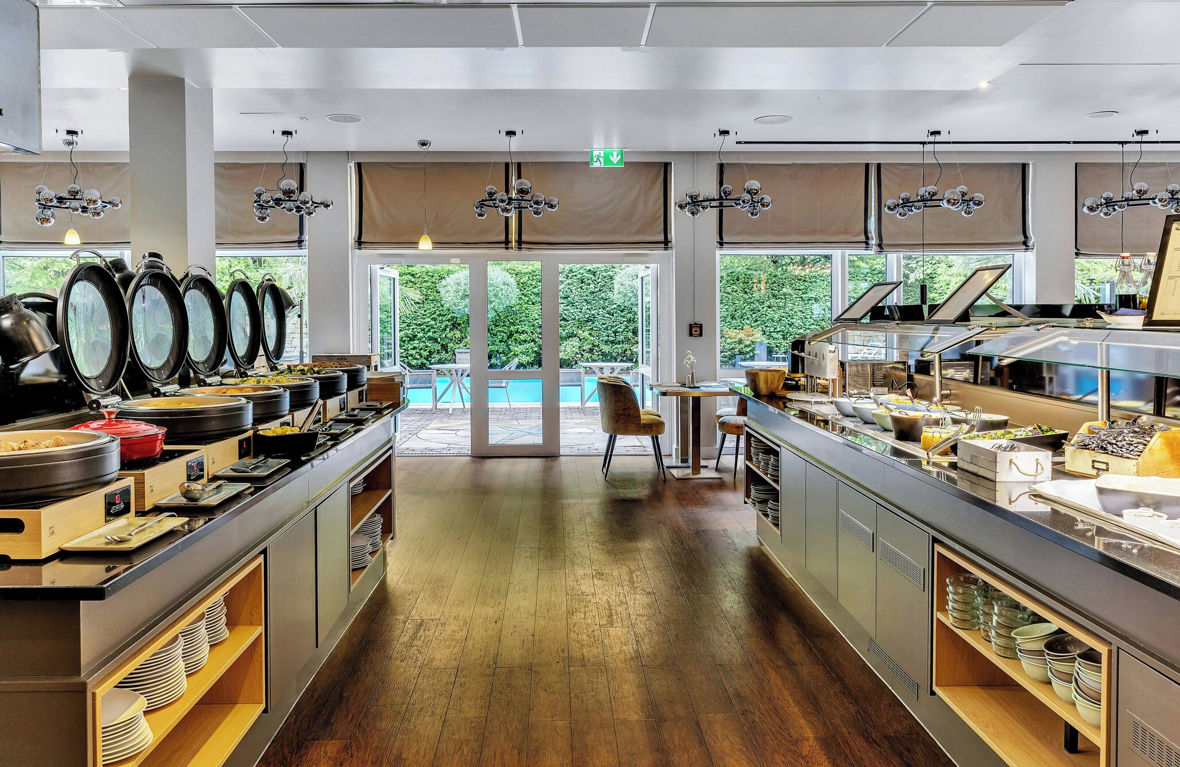 Petit déjeuner buffet servi tous les jours en supplément
