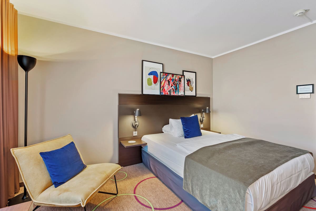 1 Schlafzimmer, Minibar, Zimmersafe, Schreibtisch