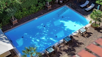 Seasonal outdoor pool