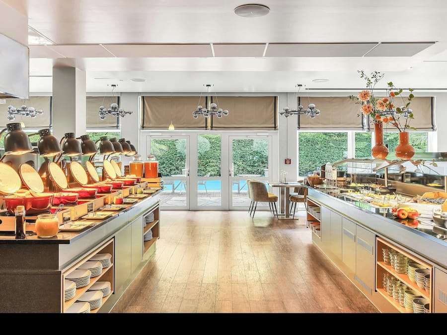 Daily buffet breakfast for a fee