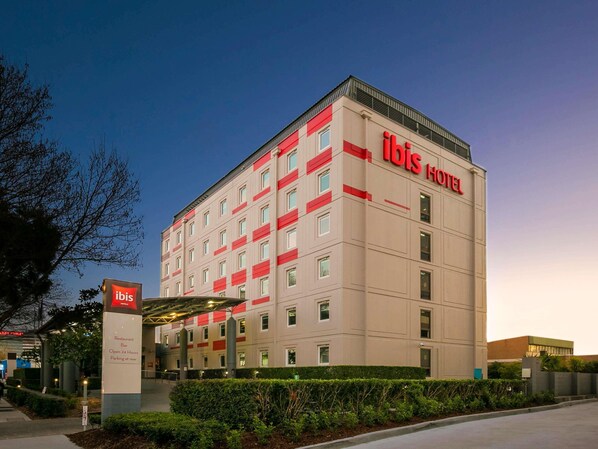 Exterior - ibis Sydney Airport (Mascot)