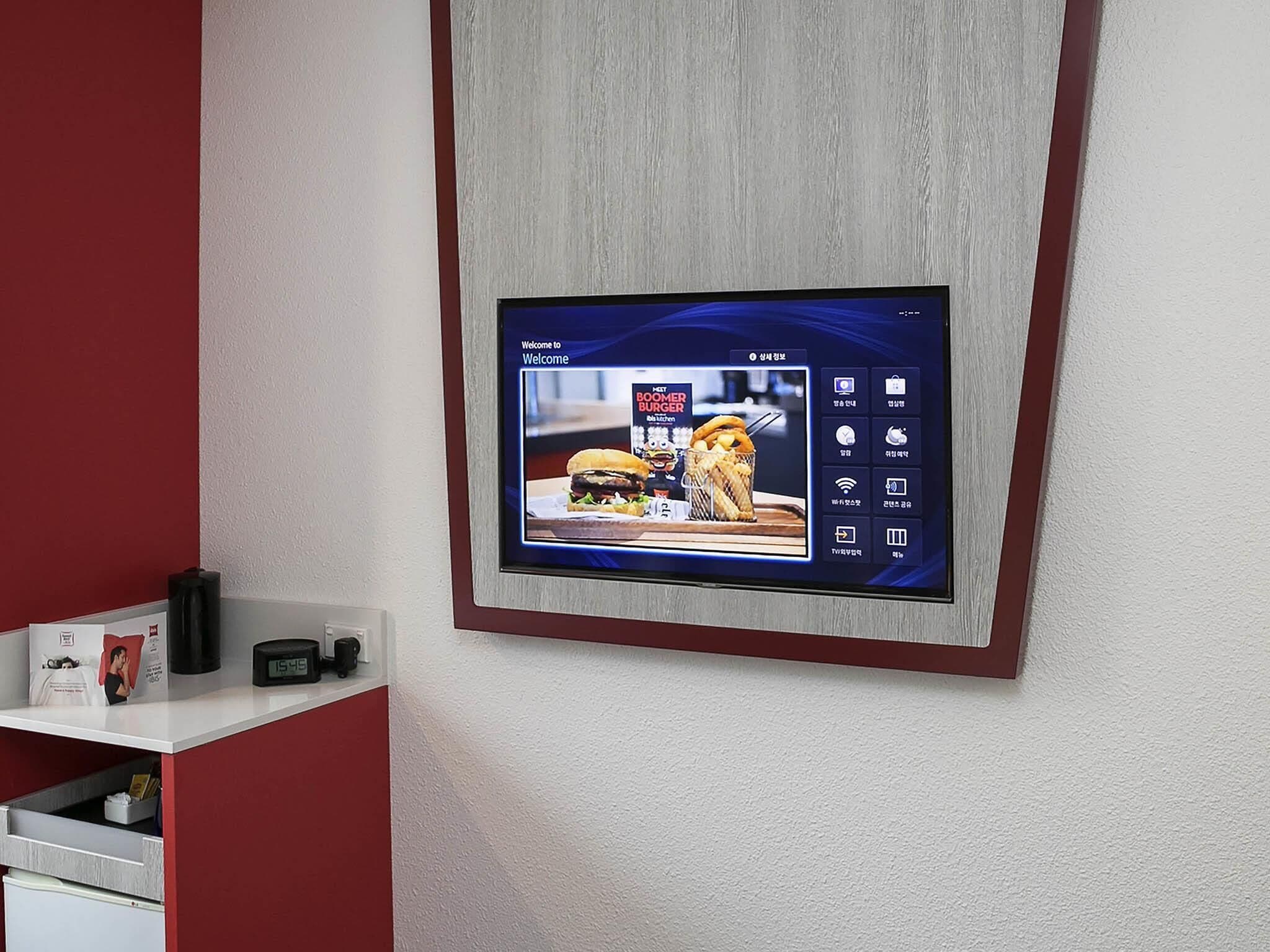 Ropa de cama hipoalergénica, escritorio y cortinas blackout 