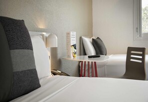 標準雙人房, 多張床 | 低過敏寢具、書桌、遮光布/窗簾、隔音