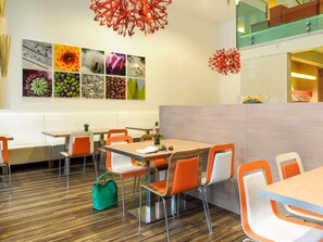 Buffet déjeuner servi tous les jours en supplément