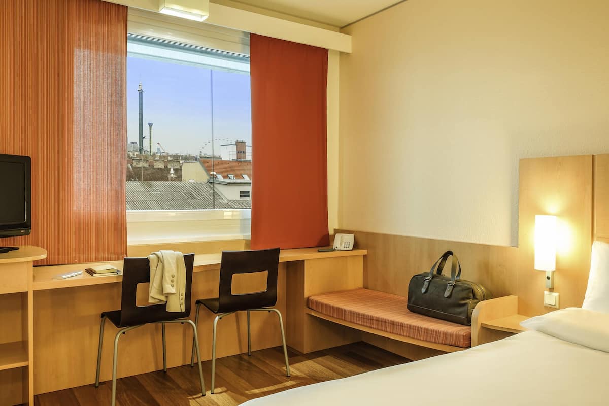 Escrivaninha, espaço de trabalho para notebook