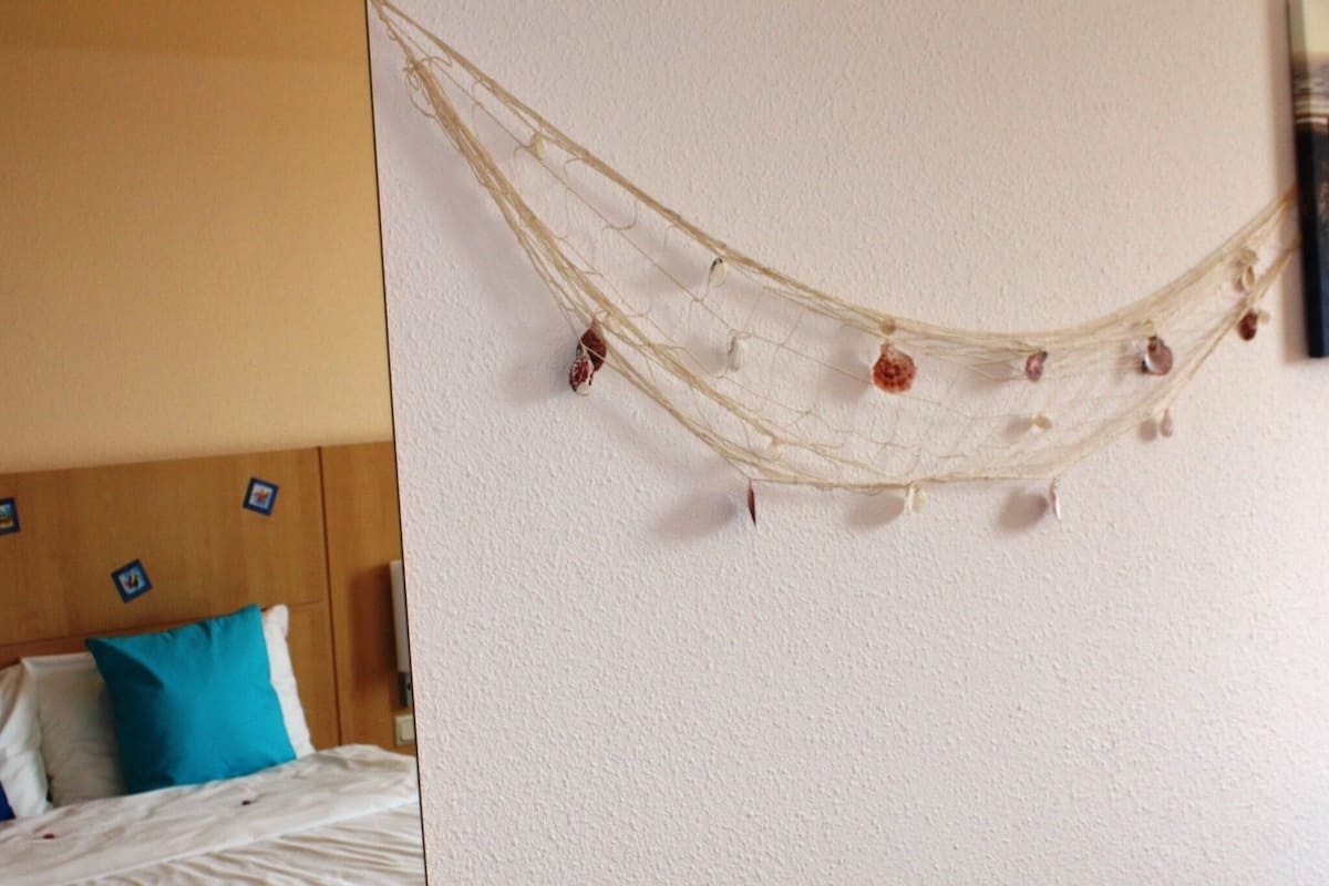 MyRoom By Gerhard - For Anyone Seeking The Sea | Bureau, espace de travail pour ordinateur portable