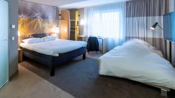 Family Double Room, 1 Double Bed with Sofa bed | Hypo-allergenic bedding, desk, soundproofing, iron/ironing board