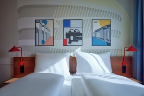 Premium bedding, desk, soundproofing, free WiFi