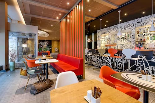 Petit déjeuner buffet servi tous les jours en supplément