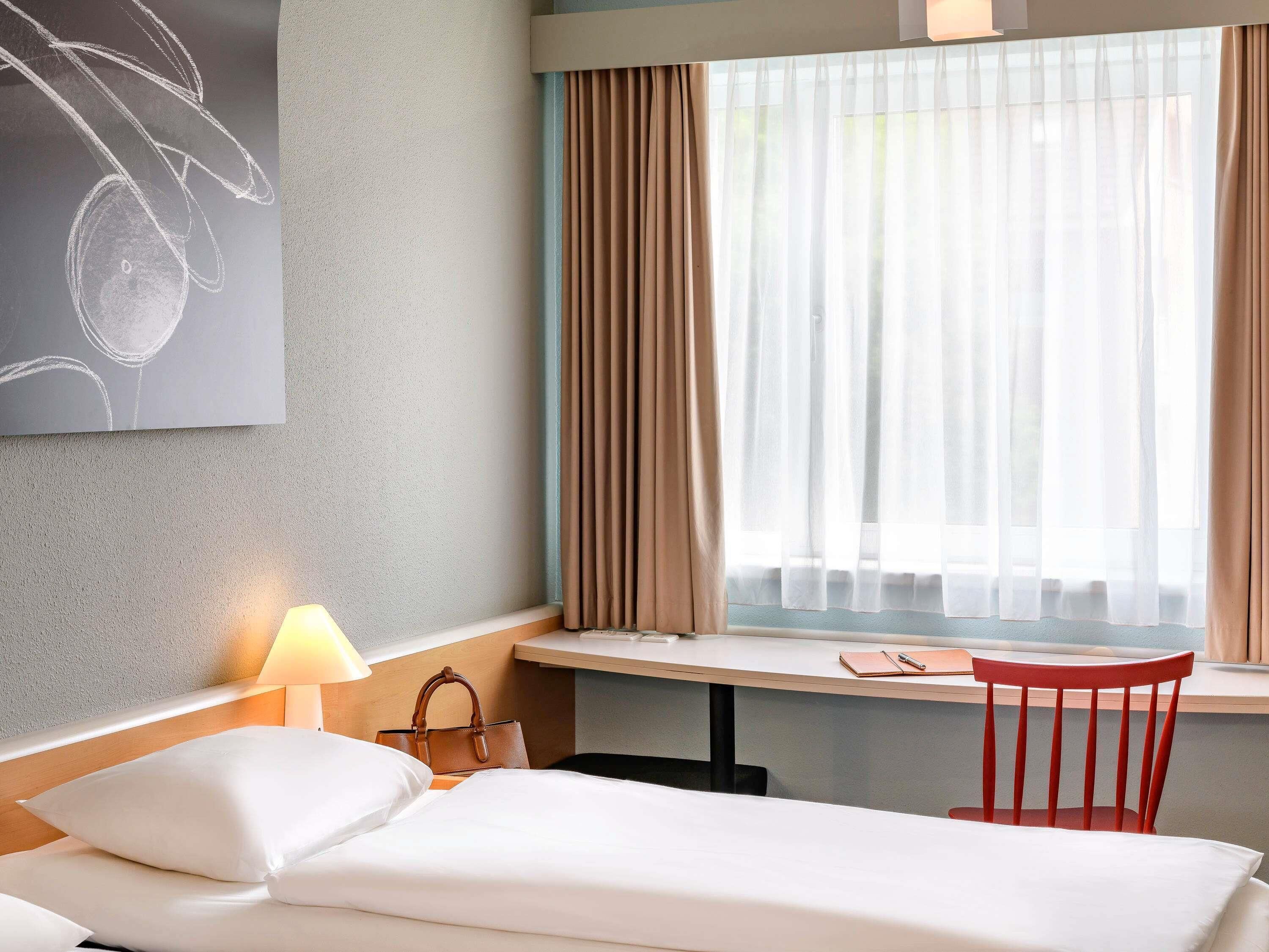 Allergikerbettwaren, Zimmersafe, Schreibtisch