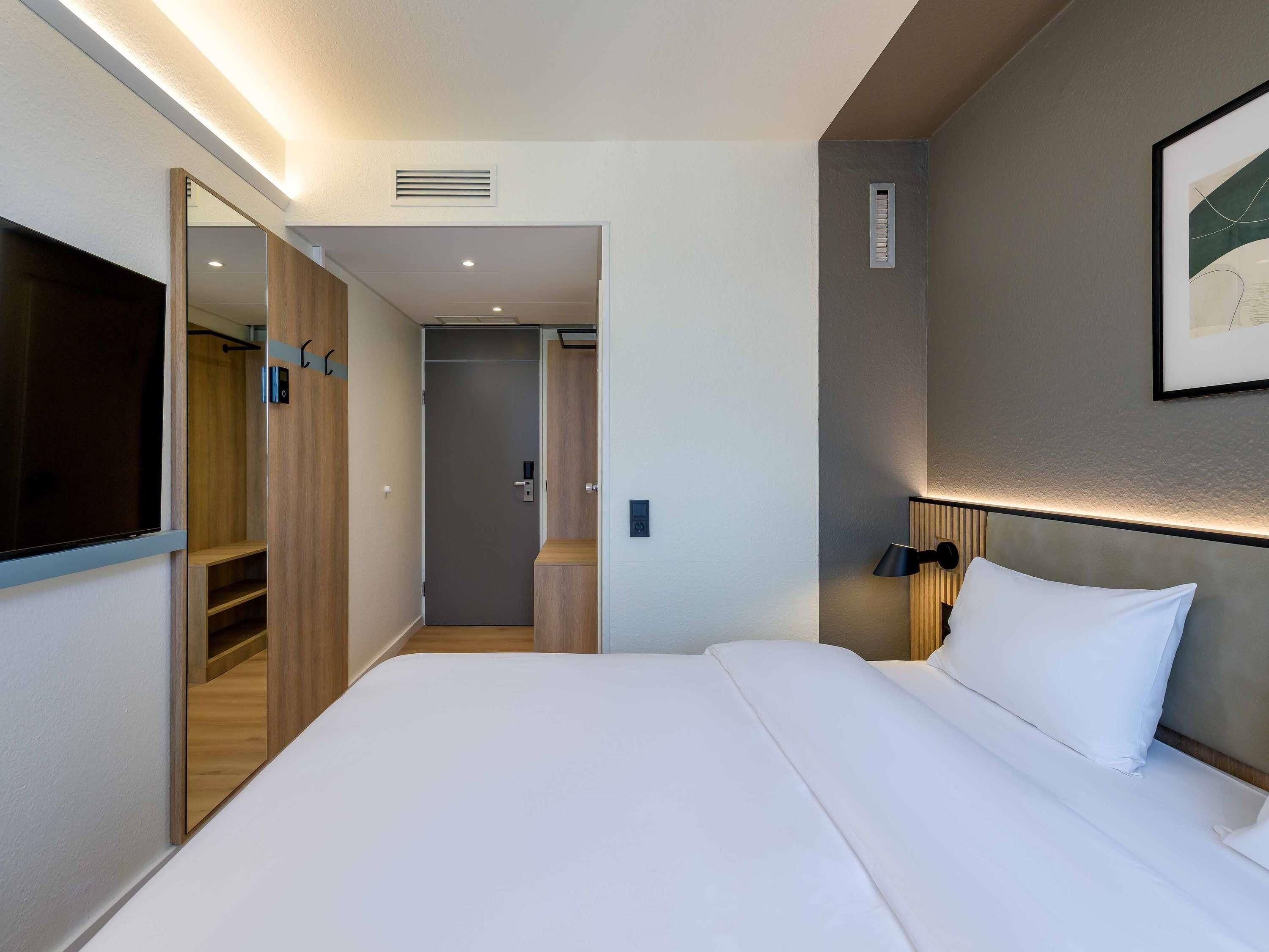 Comfort-Zimmer, 1 Doppelbett, Stadtblick | Allergikerbettwaren, Schreibtisch, Verdunkelungsvorhänge