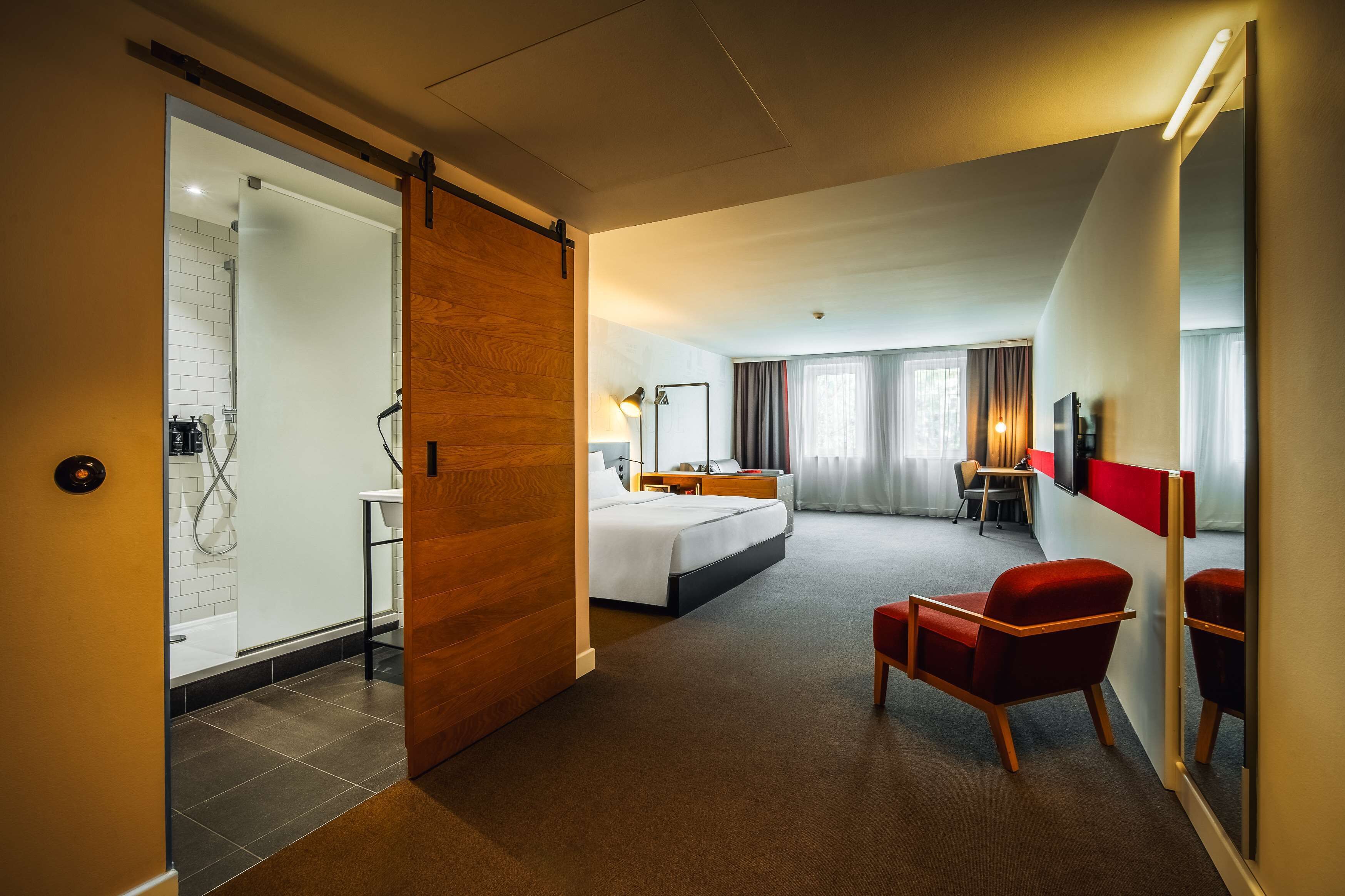 junior double or twin room (penta) | hypo-allergenic bedding, in-room safe, desk, laptop workspace