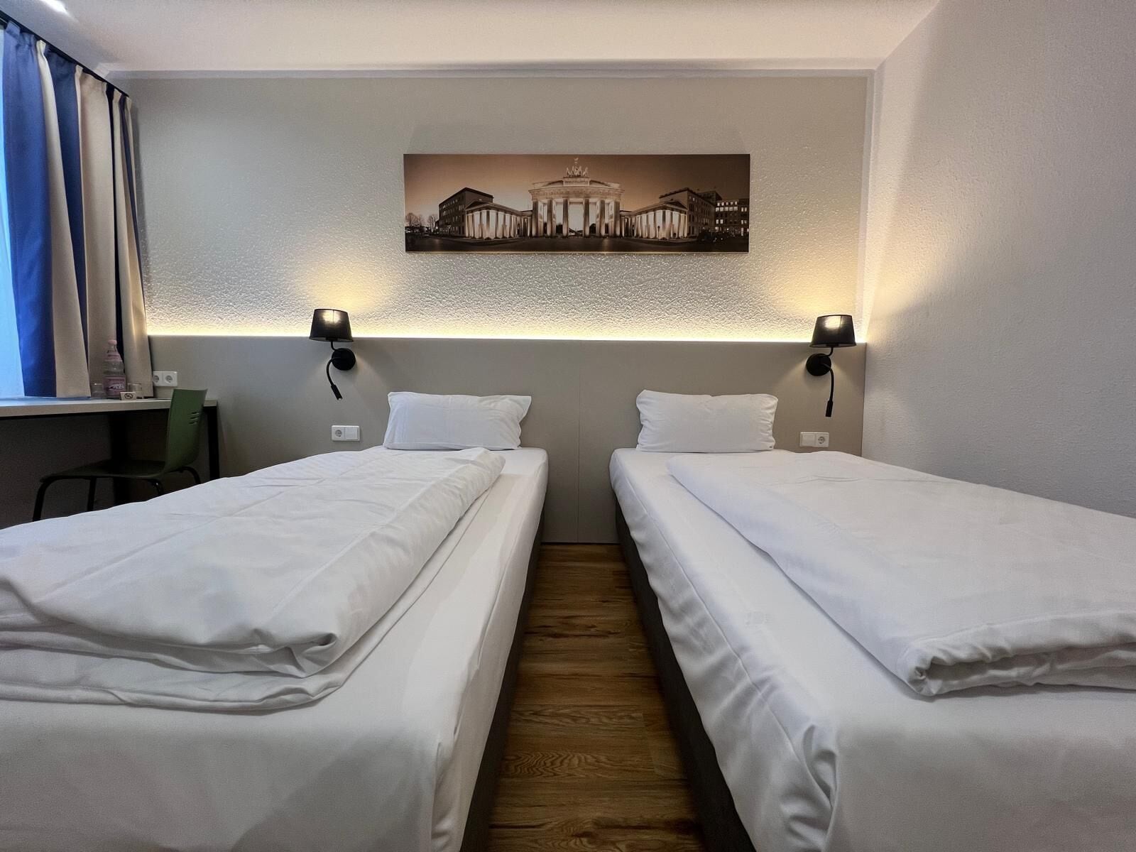 Twin Room | In-room safe, desk, free cots/infant beds, free WiFi