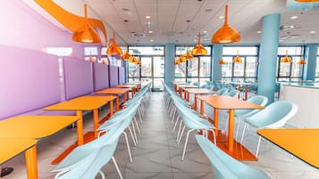 Desayuno buffet todos los días (EUR 15.90 por persona)