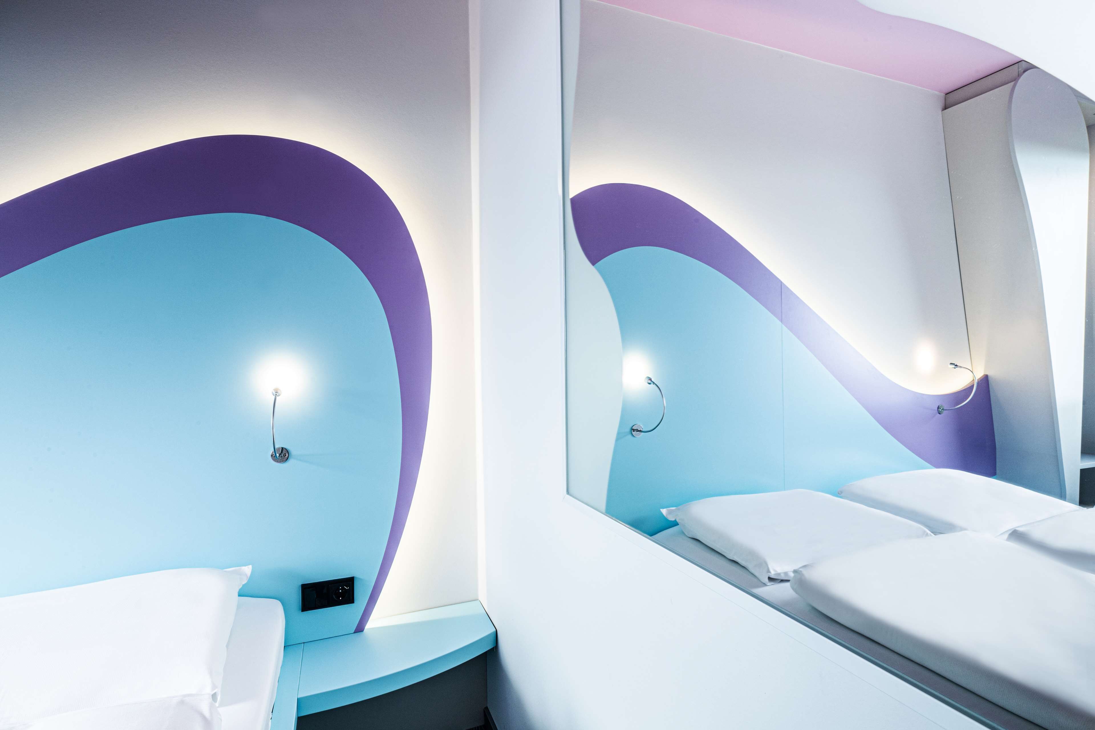 room (design) | hypo-allergenic bedding, desk, laptop workspace, blackout curtains