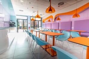 Dagelijks ontbijtbuffet (EUR 15.90 per persoon)