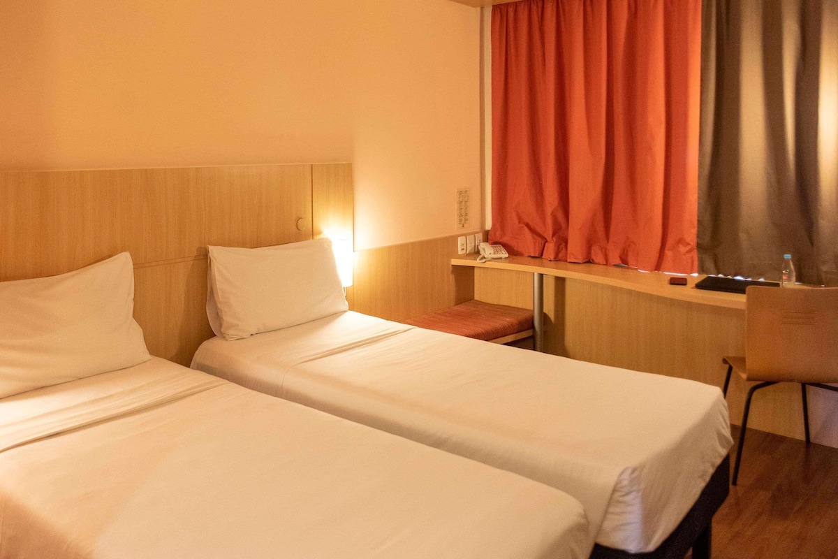 Standard Apartment, 2 Single Beds | In-room safe, individually furnished, desk, blackout curtains