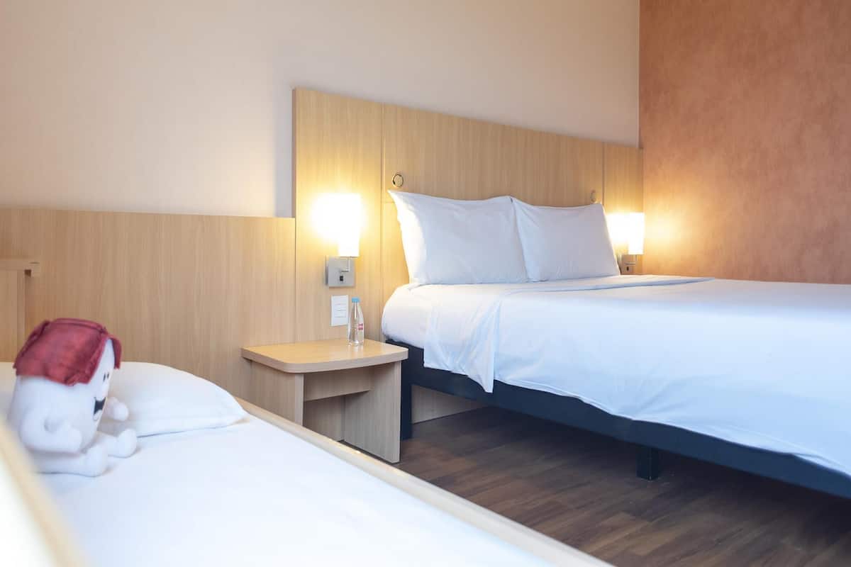 Standard Apartment, 1 Double Bed (and 1 Children's Bed)