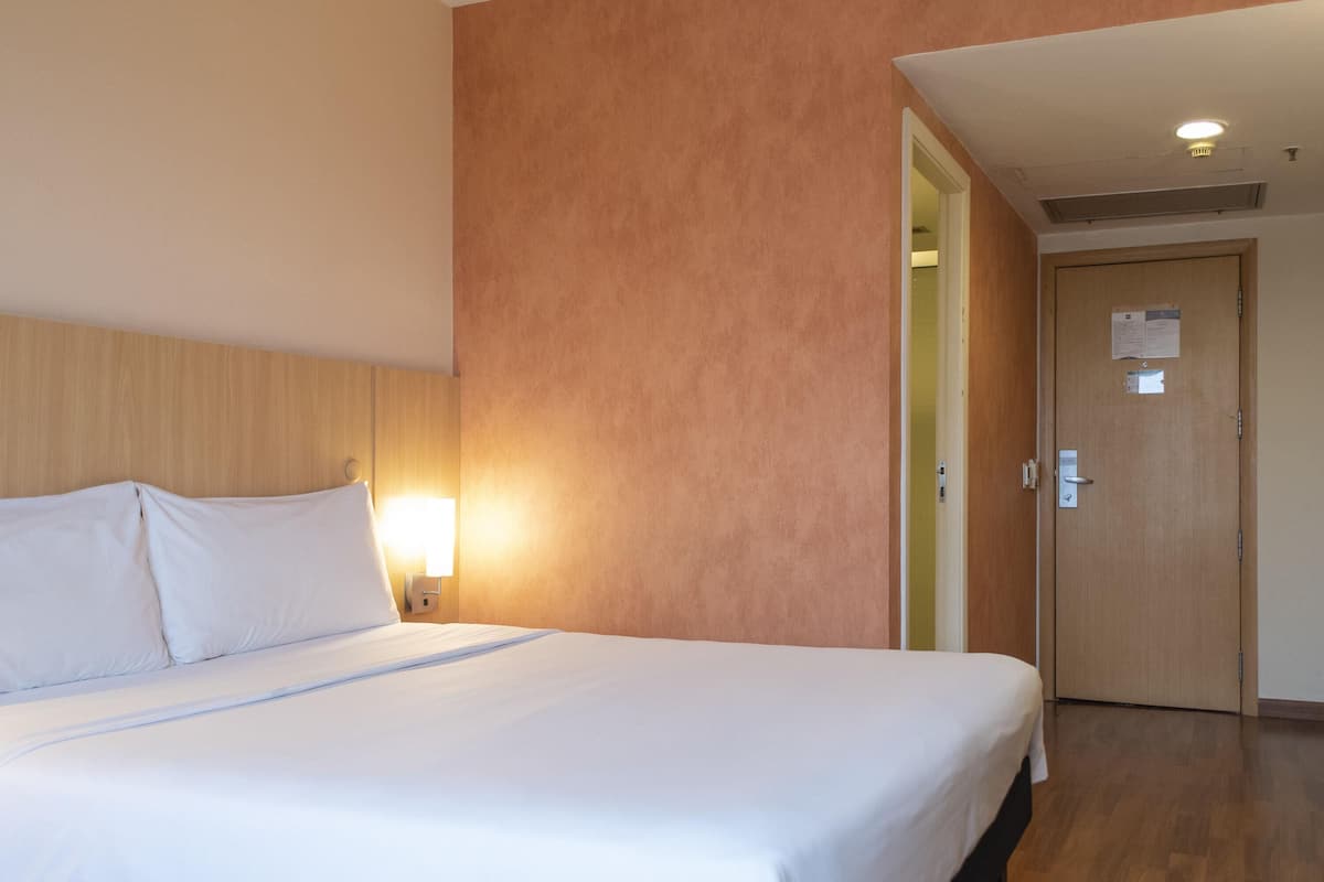 In-room safe, individually furnished, desk, blackout drapes