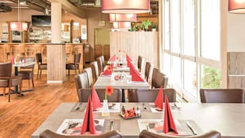 Dinner served, German cuisine, al fresco dining