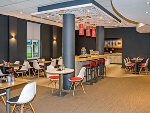Bar (in der Unterkunft)