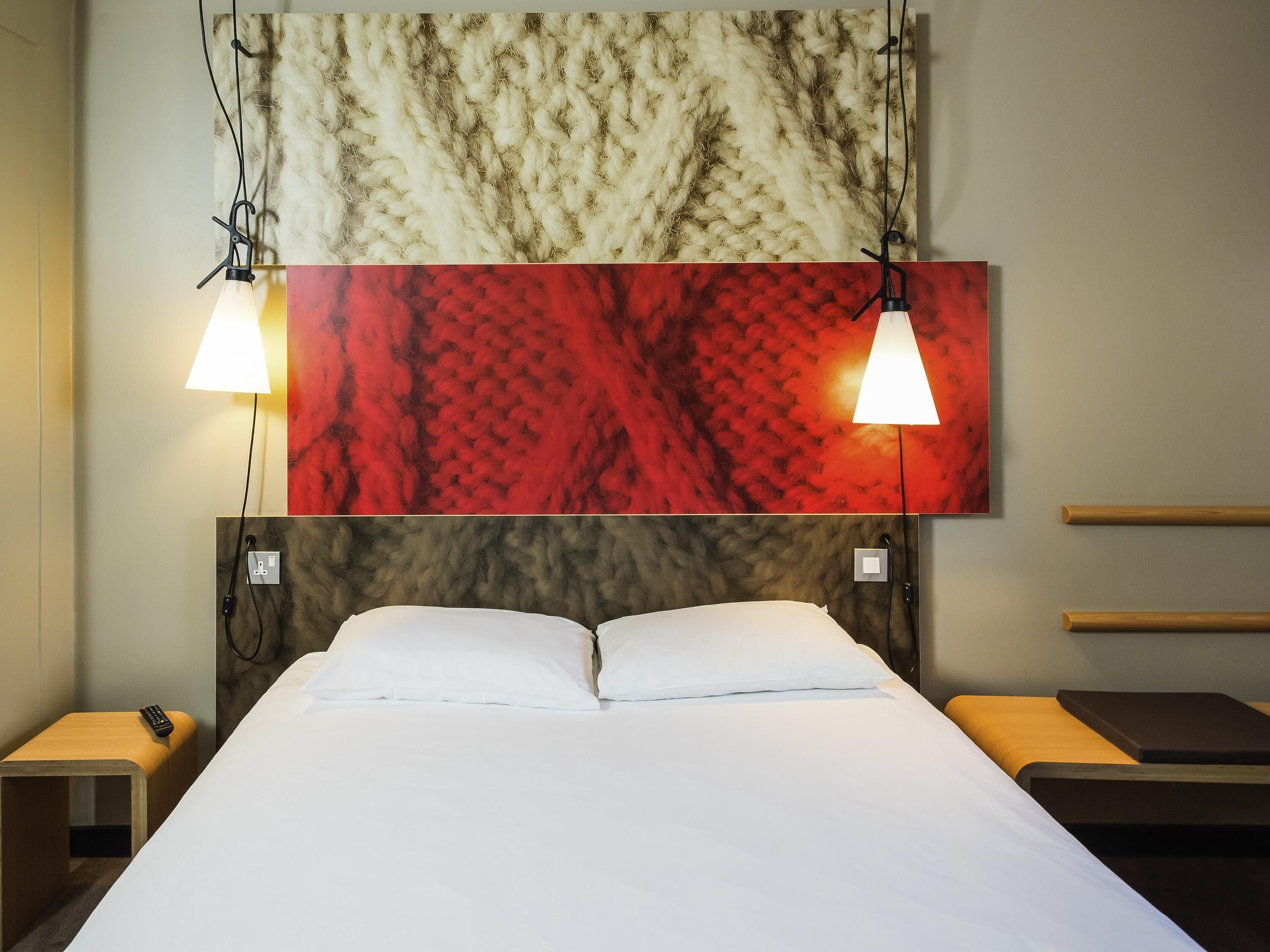 Double Room, 1 Double Bed | In-room safe, desk, free WiFi, bed sheets