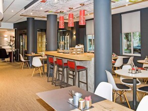 Bar (on property) - ibis Sheffield City (Sheffield)