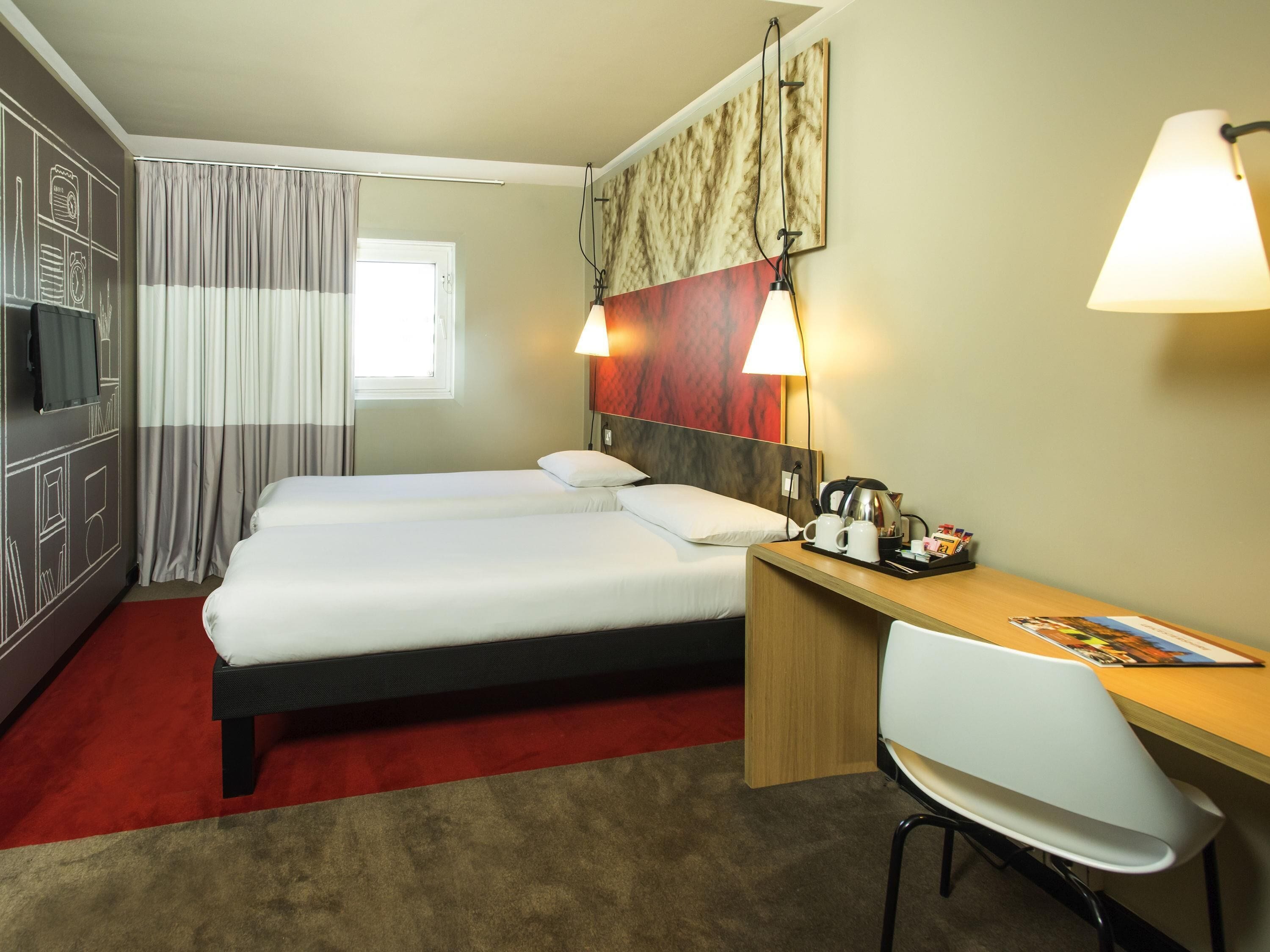 twin room, 2 single beds | in-room safe, desk, free wifi, bed sheets