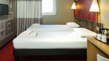 In-room safe, desk, free WiFi, alarm clocks
