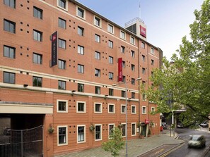 Exterior - ibis Sheffield City (Sheffield)