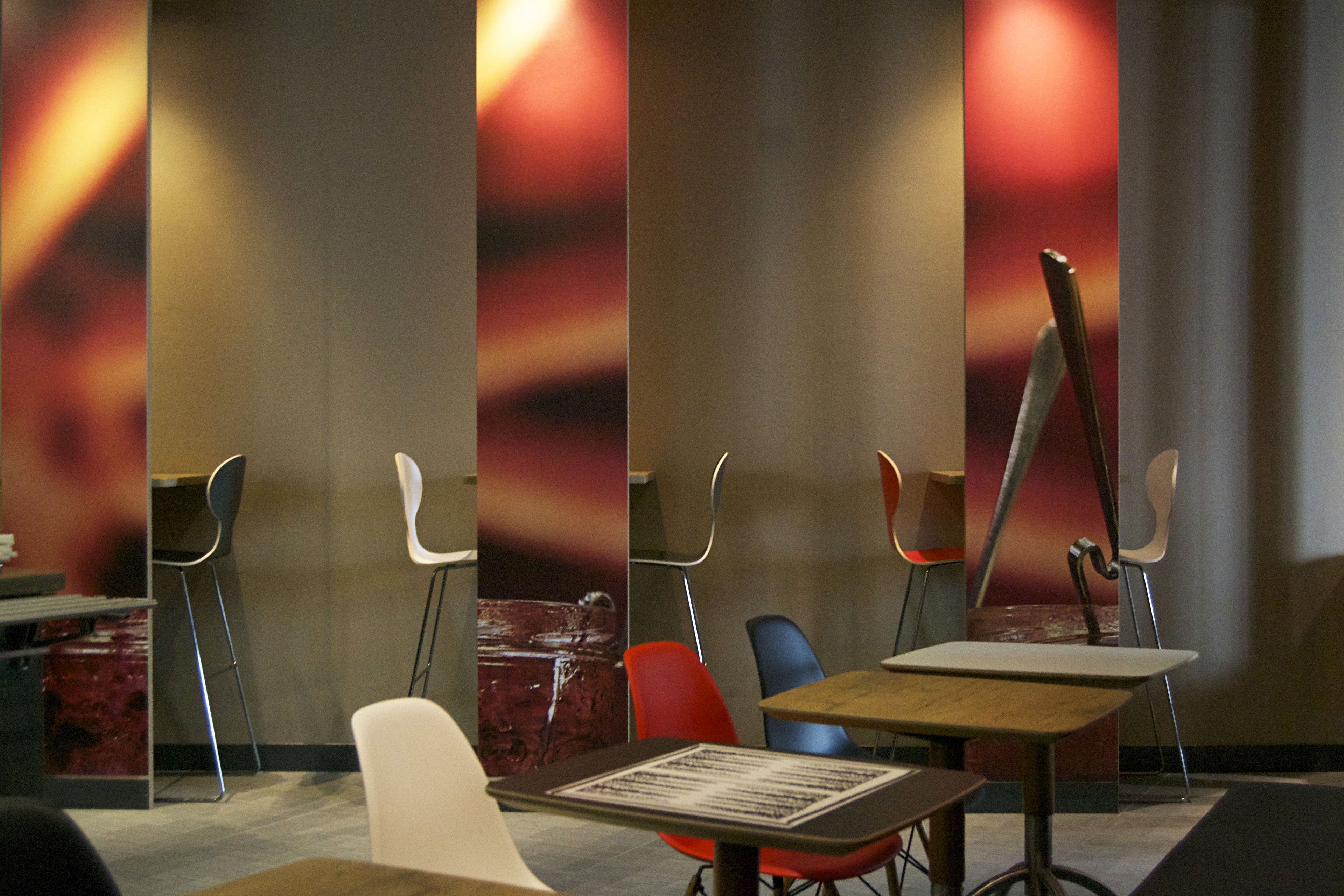 lunch and dinner served