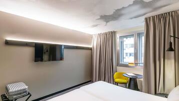Standard Twin Room (Renovated, 2 Twins beds sweet bed) | Desk, laptop workspace, blackout drapes, soundproofing