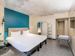 Standard Twin Room (Renovated, 2 Twins beds sweet bed) | Desk, laptop workspace, blackout drapes, soundproofing - ibis Lisboa Centro Saldanha (Lisbon)