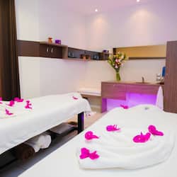 Couples treatment room(s), Turkish bath/hammam, body treatments, facials