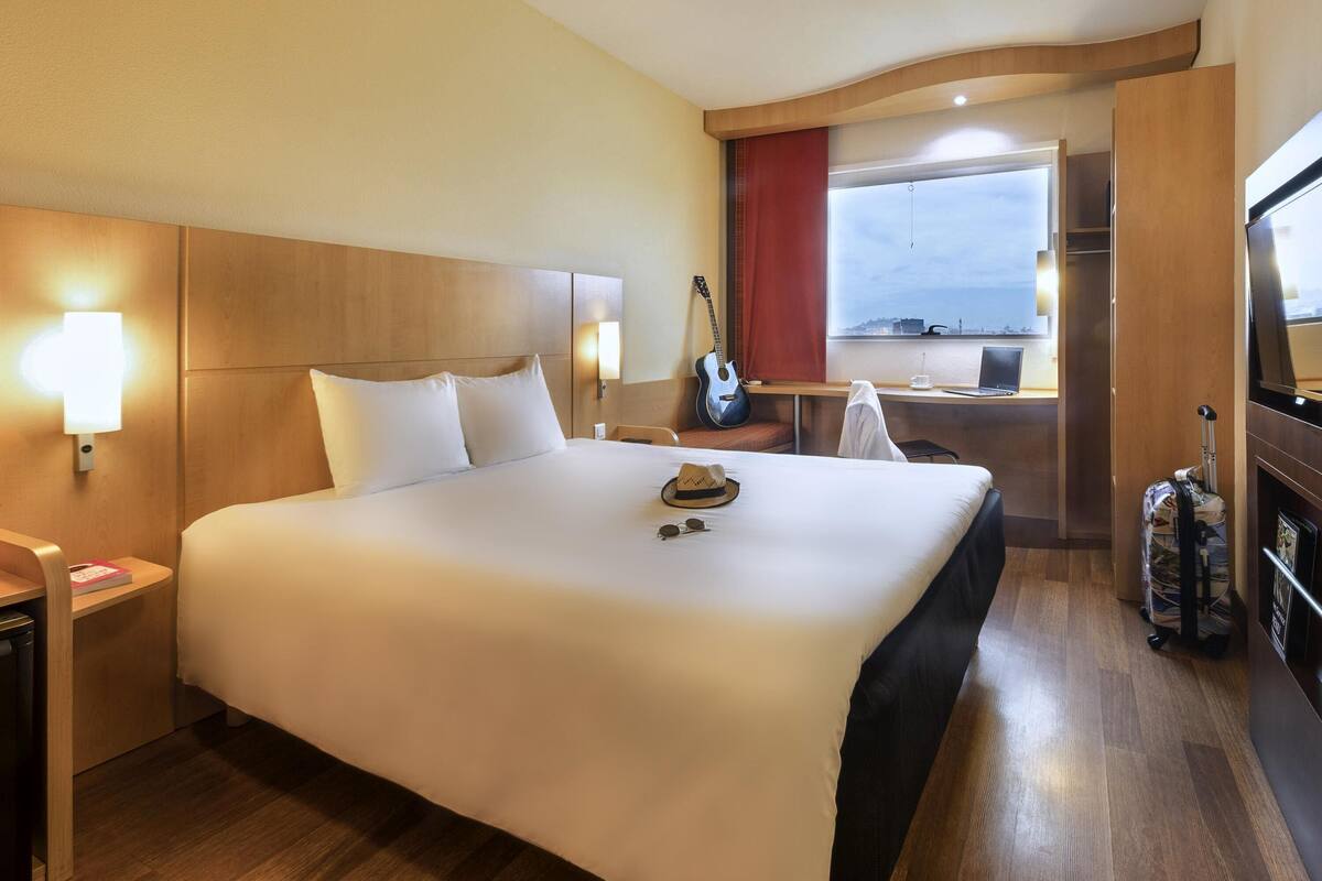 Phòng đôi Superior, 1 giường đôi | Bộ đồ giường cao cấp, minibar với thức ăn, đồ uống miễn phí