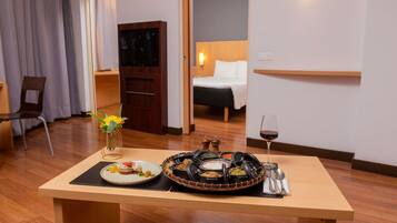 Superior Double Room, 1 Double Bed | Premium bedding, free minibar items, in-room safe, desk