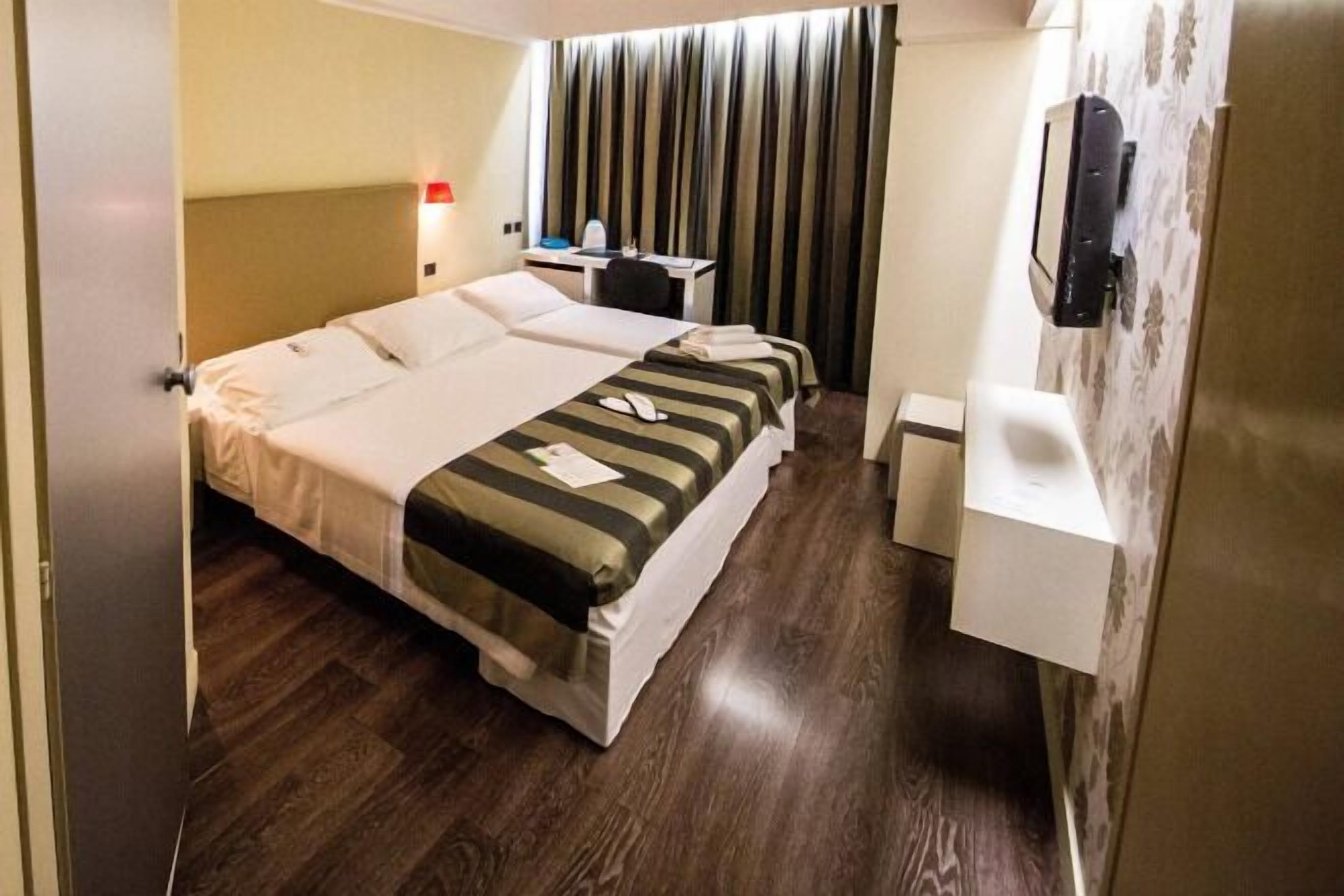 Premium bedding, in-room safe, desk, soundproofing