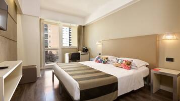 Superior-Doppelzimmer | Hochwertige Bettwaren, Zimmersafe, Schreibtisch, schallisolierte Zimmer