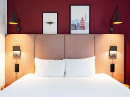 Quarto standard, 1 cama de casal | Escrivaninha, cortinas blackout, quartos à prova de som