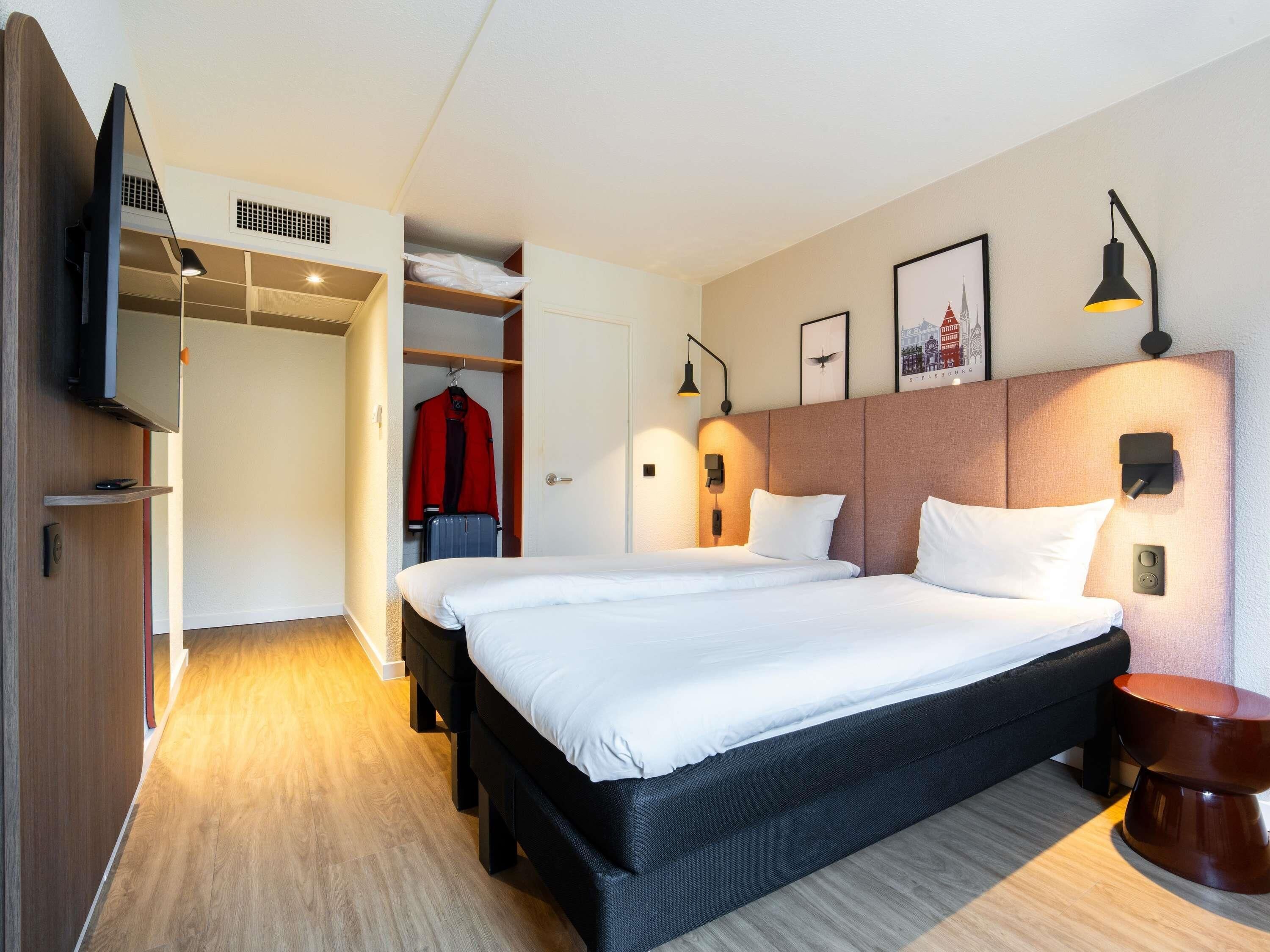 Superior Room, 2 Single Beds | Desk, blackout curtains, soundproofing, iron/ironing board