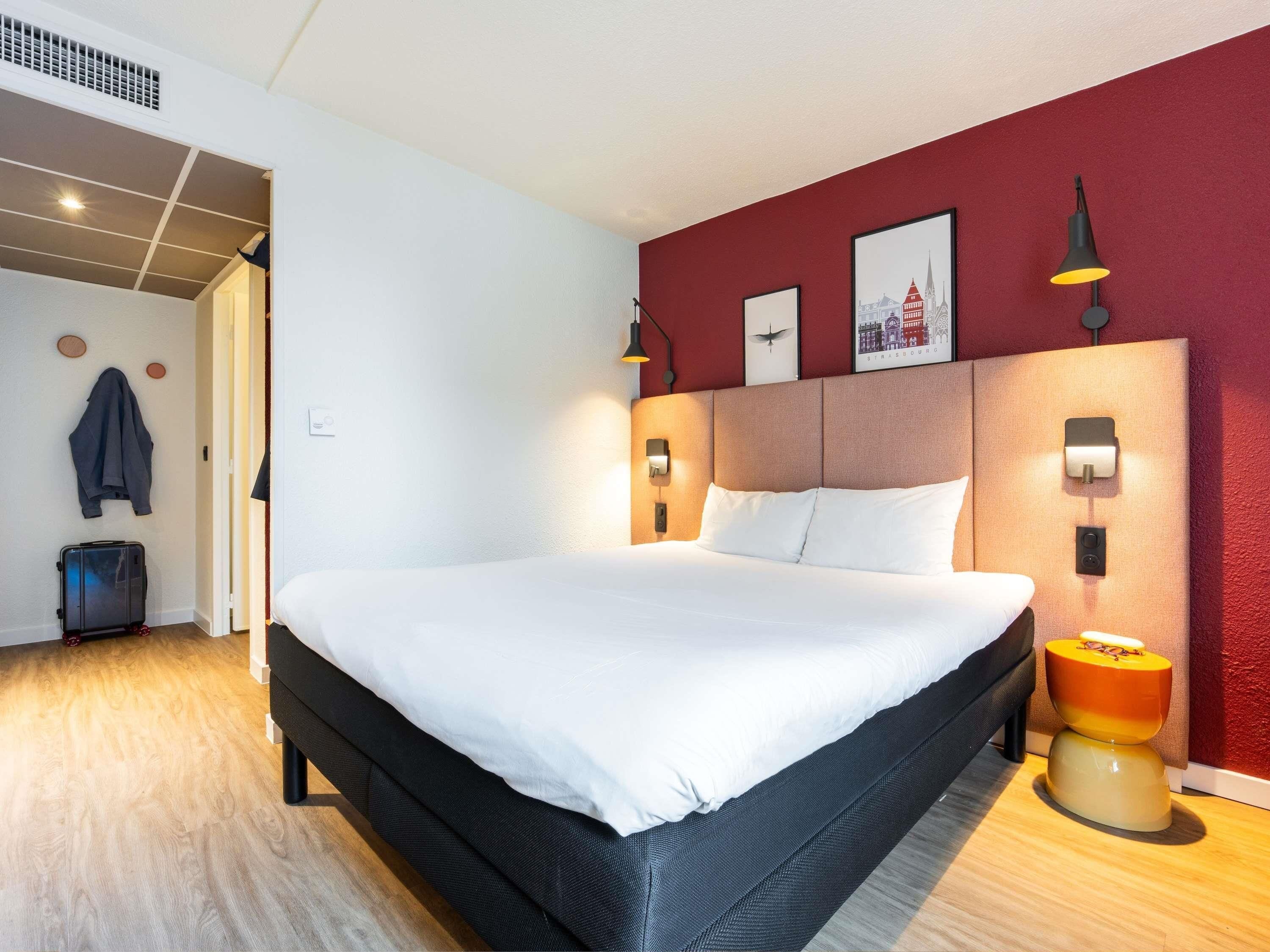 Habitación superior, 1 cama Queen size | Escritorio, cortinas blackout y insonorización 