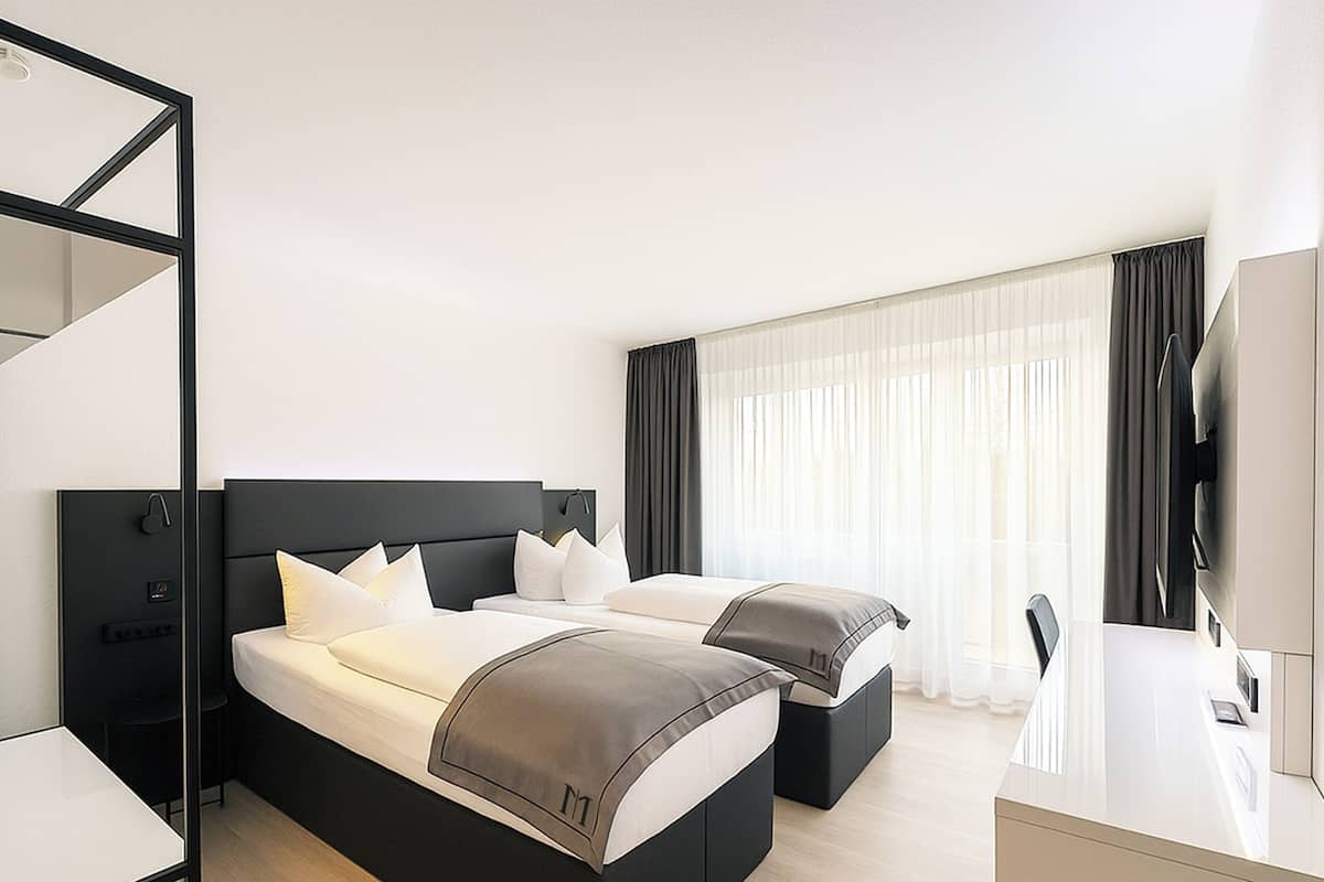Standard Twin Room | 1 bedroom, hypo-allergenic bedding, free minibar, desk