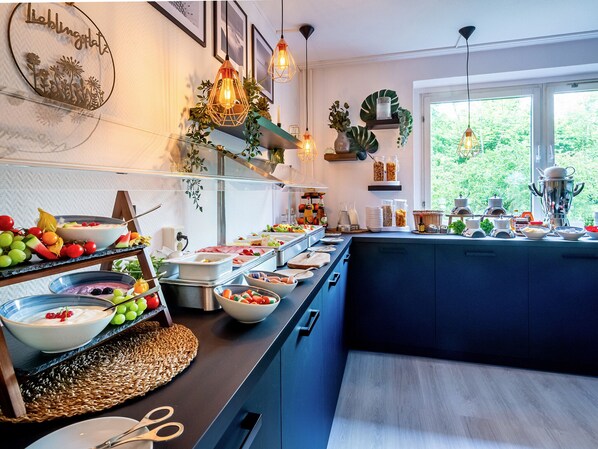 Daily buffet breakfast (EUR 18.90 per person)