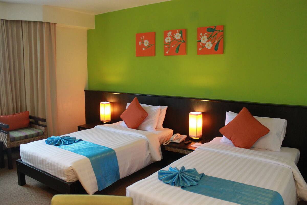 Deluxe Room | 1 bedroom, premium bedding, minibar, in-room safe