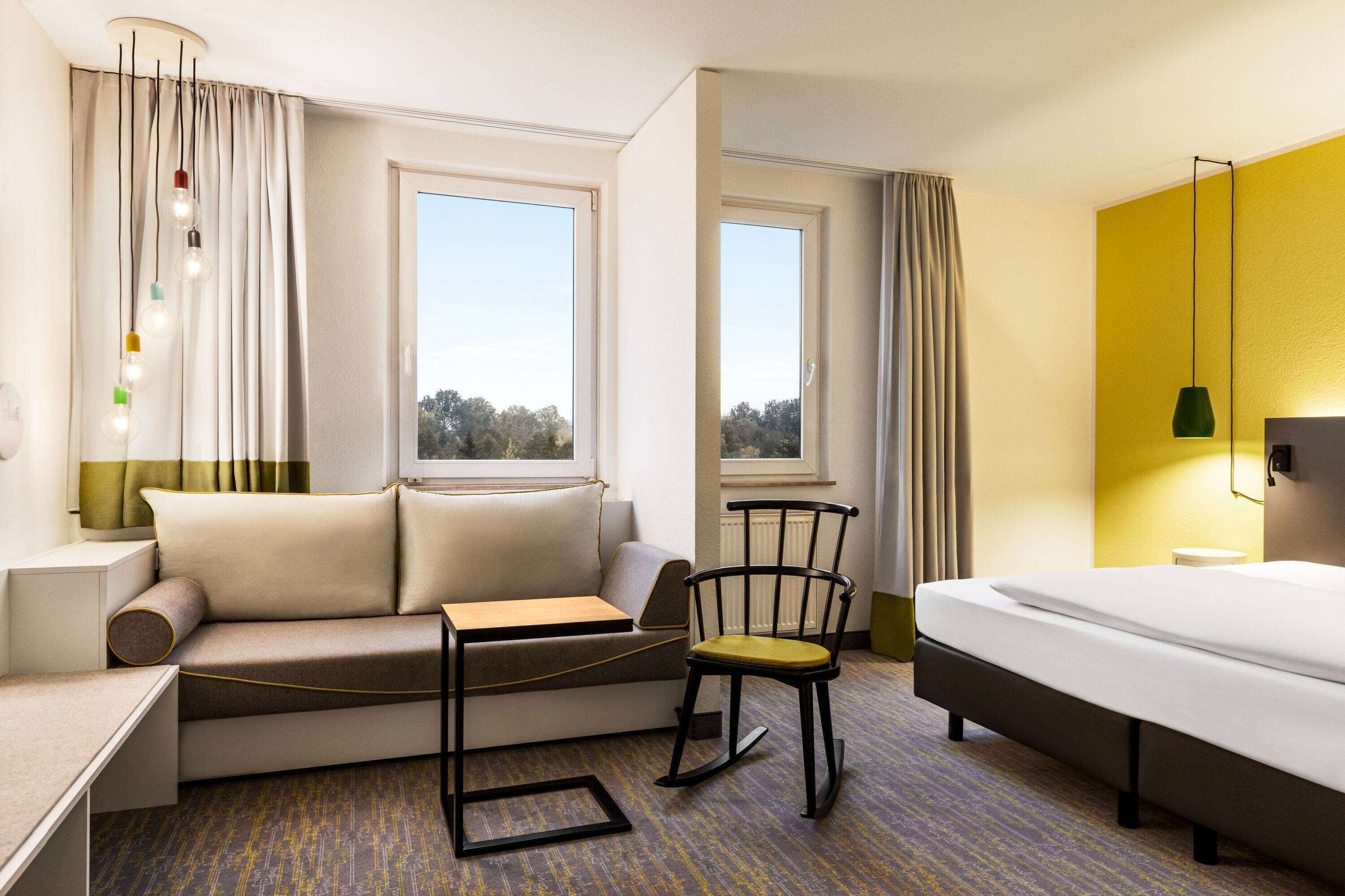 room (lounge) | hypo-allergenic bedding, desk, iron/ironing board, free cots/infant beds