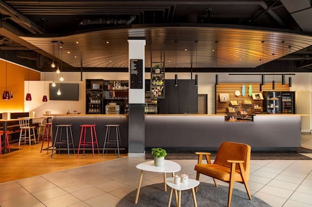 Lobby. Vienna House Easy by Wyndham Neckarsulm