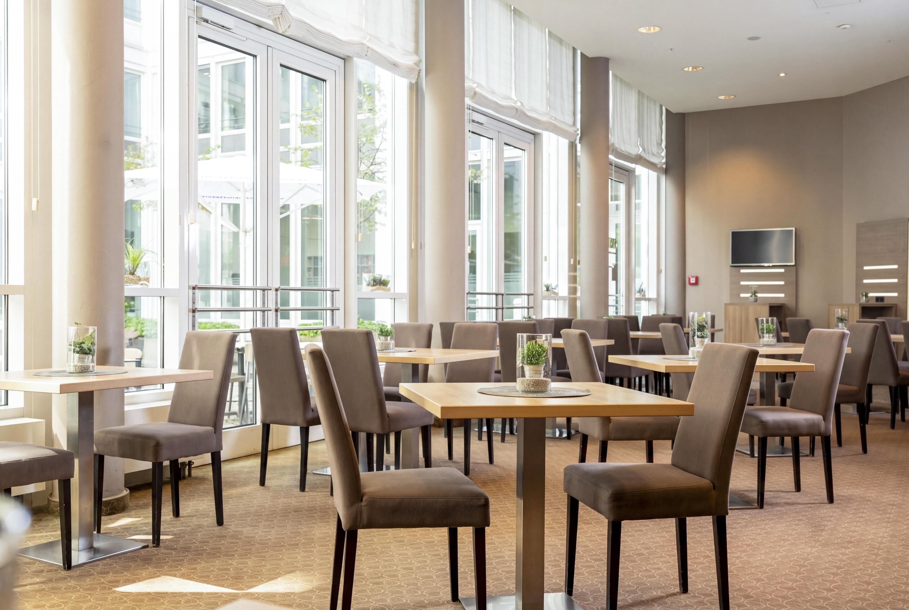 Tägliches Frühstücksbuffet gegen Gebühr